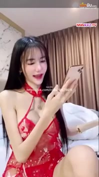 คลิปหลุดมาใหม่ smildyee19 ไลฟ์สดตรุษจีน แหกหีโชว์สดๆ ใช้ควยปลอมเสียบรูหีแรงๆ จนน้ำกระจายเต็มกล้อง