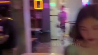 คลิปหลุดน้องฟูจิ fujichan สาวเมาจากร้านเหล้าเจอหนุ่มเงี่ยน น้ำเงี่ยนไหล ชวนกลับห้องแล้วเย็ดกันมันส์ๆ อย่างไม่ยั้ง