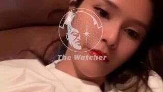 คลิปหลุด สาวอินเตอร์หมวยน่ารักโชว์เด็ดหน้ากล้อง เปิดอกขยำนมยั่วๆ เอนกายเสียวๆ ให้ดูแบบเงี่ยนจัด